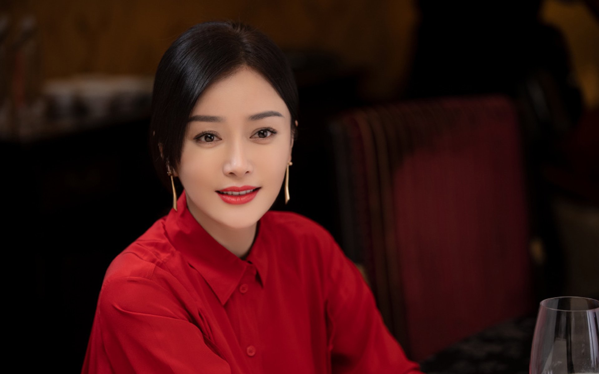 新加坡骑手Alice Shi在Jumping World Challenge中获得B类组别前三名，成绩优异。