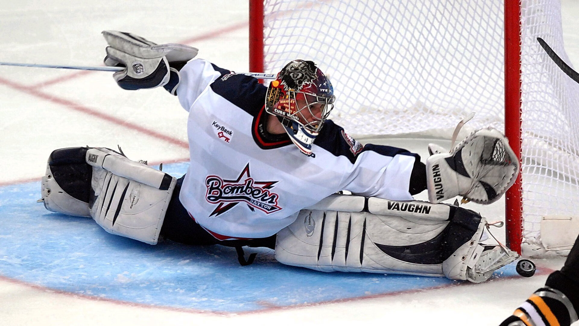 以“篮球+科技”为主题的创新赛事首次亮相上海，科技感篮球场